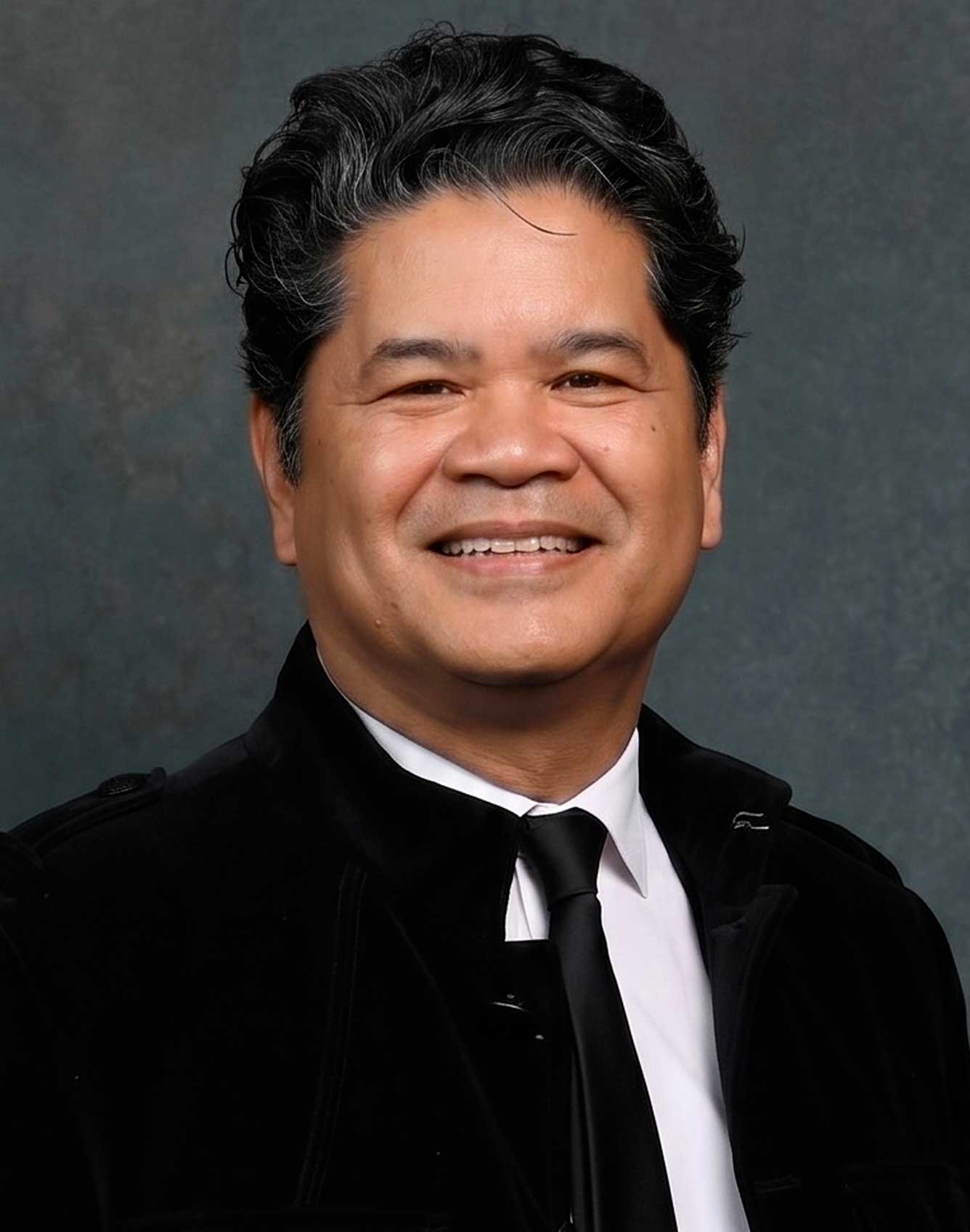 Mark Nonisa, Music Director / Vocals / Guitarist